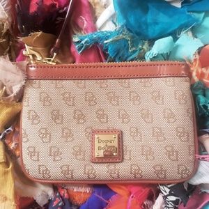Dooney & Bourke wristlet